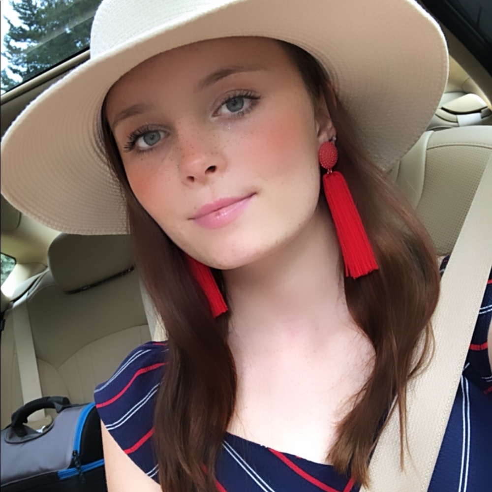 Meet your Posher, Mya